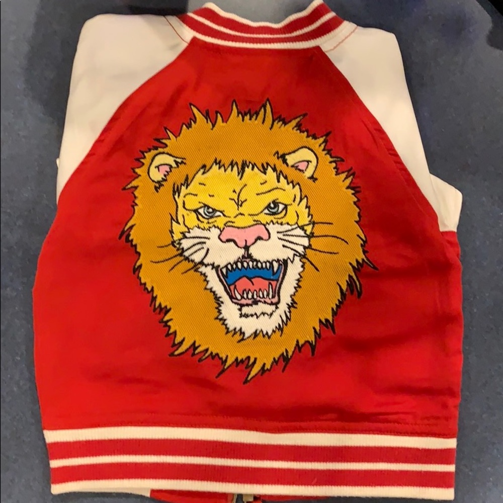 A fresh to death toddler’s 12M Oshkosh jacket.